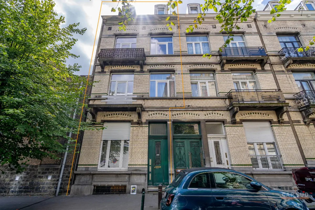Huis te  koop in Sint-Jans-Molenbeek 1080 595000.00€ 7 slaapkamers 350.00m² - Zoekertje 602034