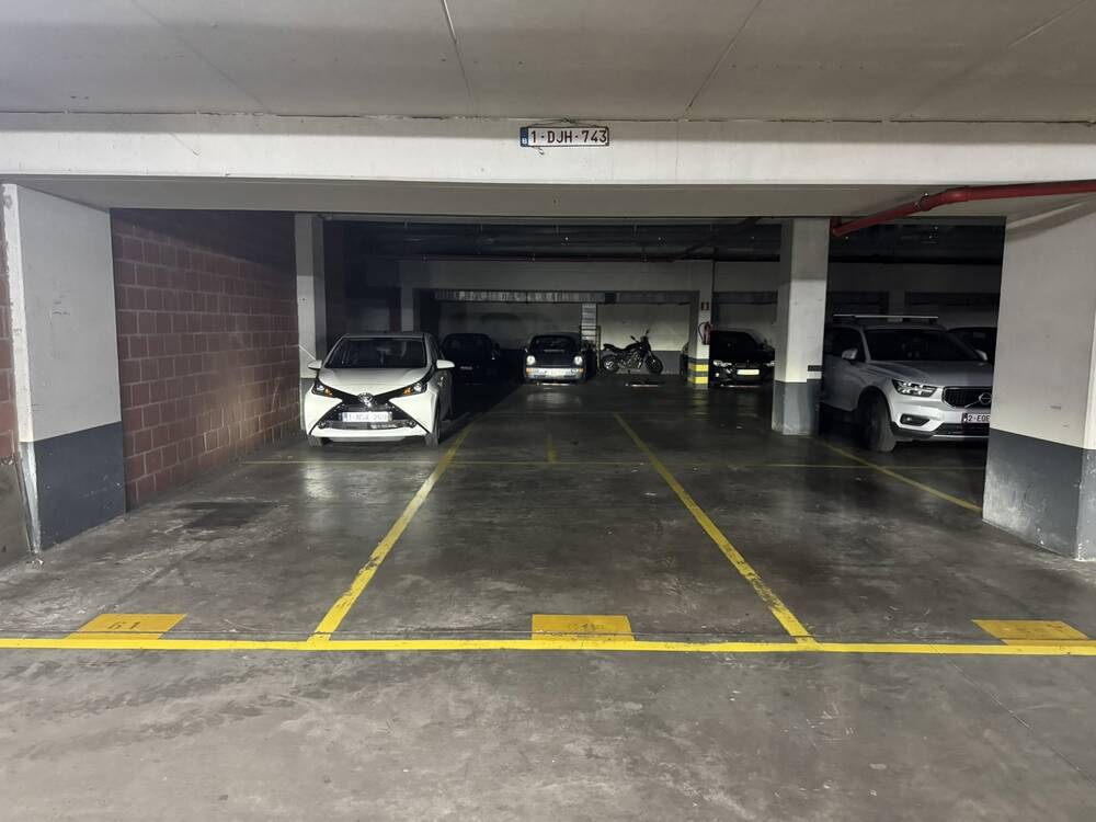 Parking te koop in Sint-Lambrechts-Woluwe 1200 25000.00€ slaapkamers m² - Zoekertje 602391