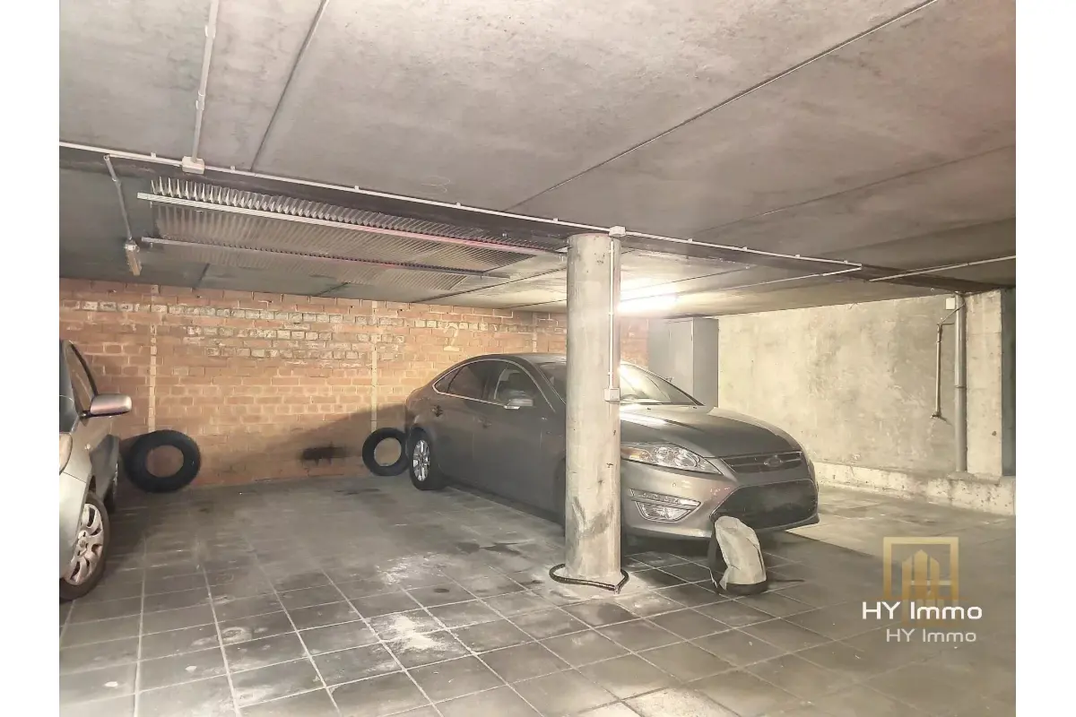 Parking te  koop in Sint-Jans-Molenbeek 1080 70000.00€  slaapkamers m² - Zoekertje 603998