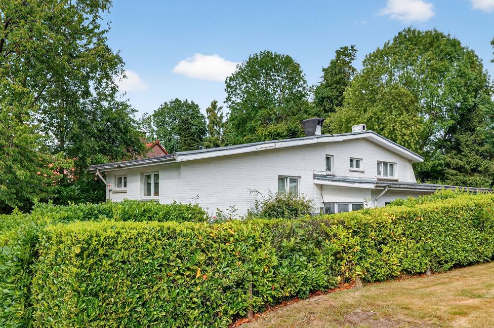 Villa te koop in Waterloo 1410 585000.00€ 4 slaapkamers 228.00m² - Zoekertje 603686