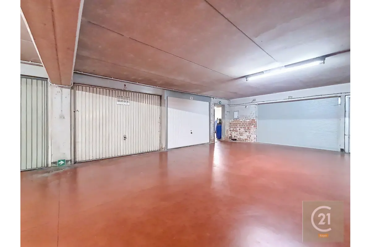 Box te  koop in Jette 1090 25000.00€  slaapkamers m² - Zoekertje 604539