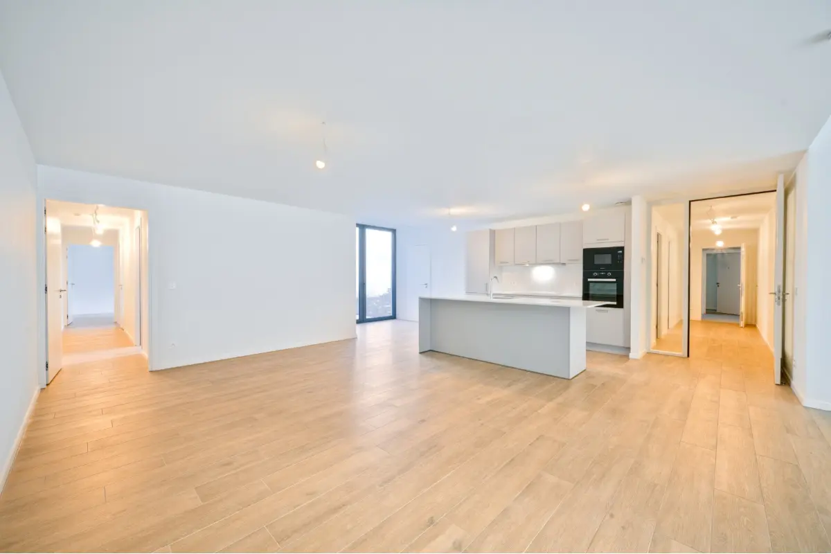 Benedenverdieping te  huur in Ukkel 1180 3550.00€ 3 slaapkamers 194.00m² - Zoekertje 604842