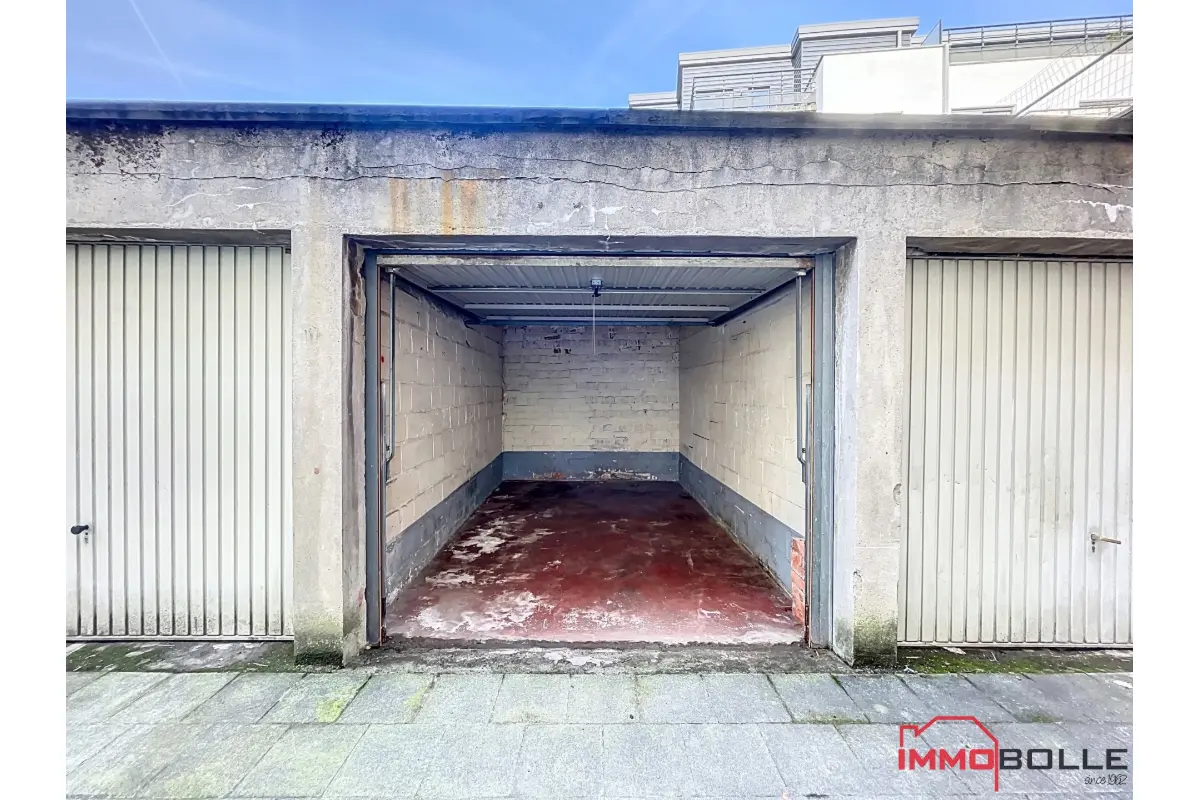 Parking & garage te  koop in Etterbeek 1040 30000.00€  slaapkamers m² - Zoekertje 604253