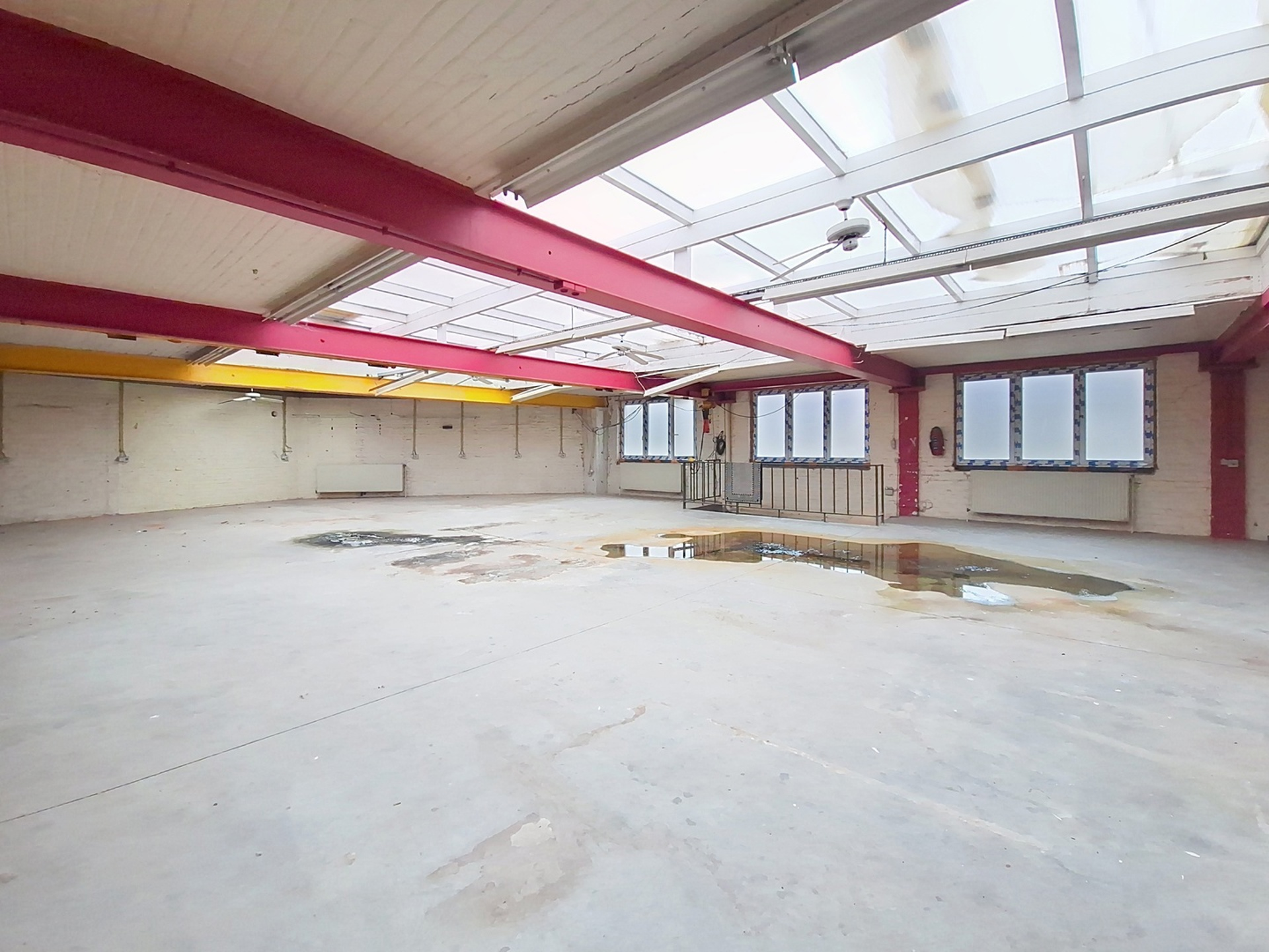 Handelszaak te  koop in Vorst 1190 595000.00€  slaapkamers 501.00m² - Zoekertje 605420