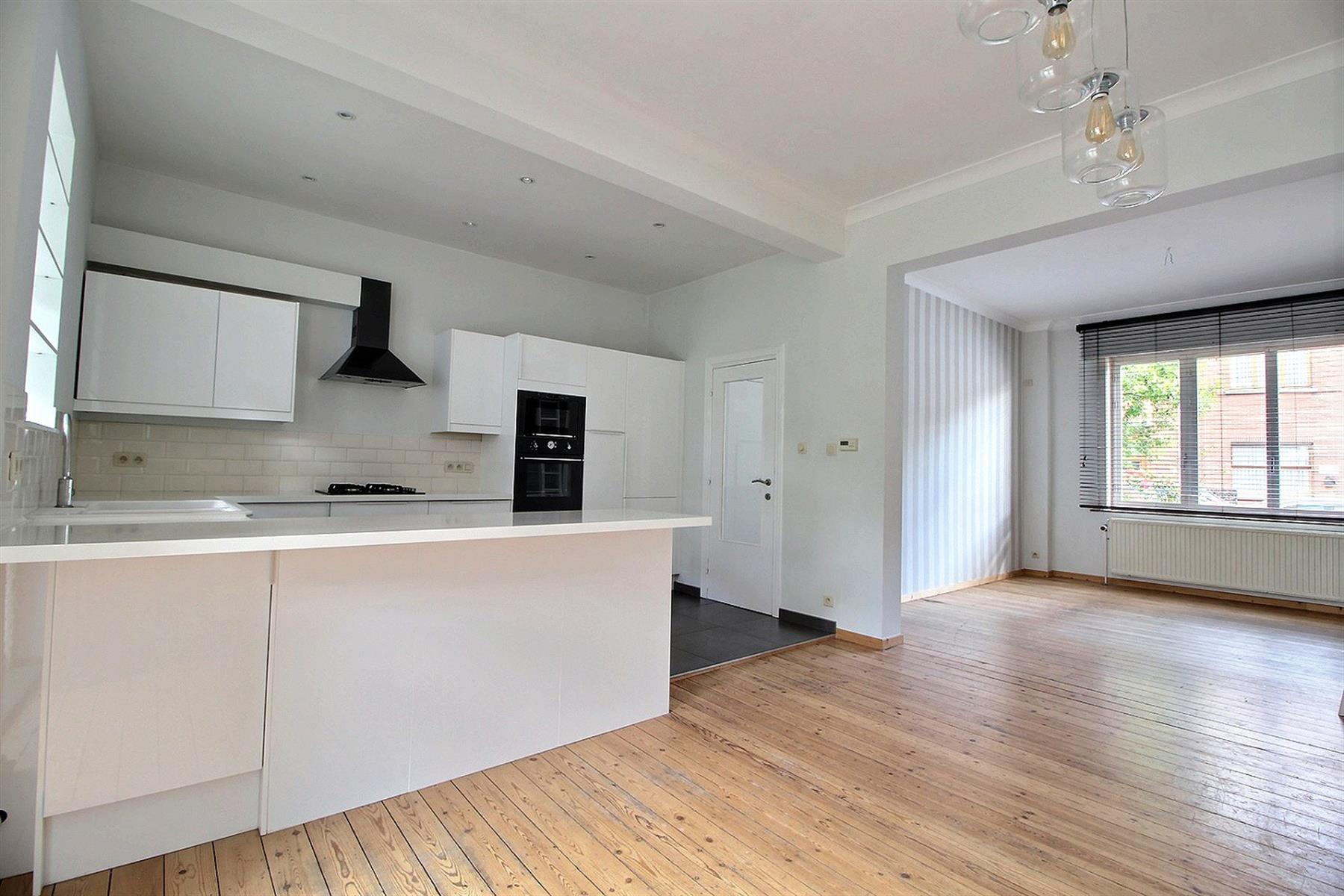 Huis te in Kraainem 1950 2450.00€ 3 slaapkamers 175.00m² - Zoekertje 605537