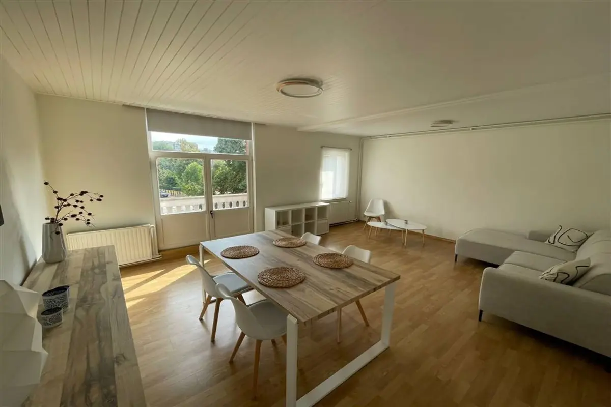 Appartement te  in Brussel 1000 2250.00€ 3 slaapkamers 138.00m² - Zoekertje 605482