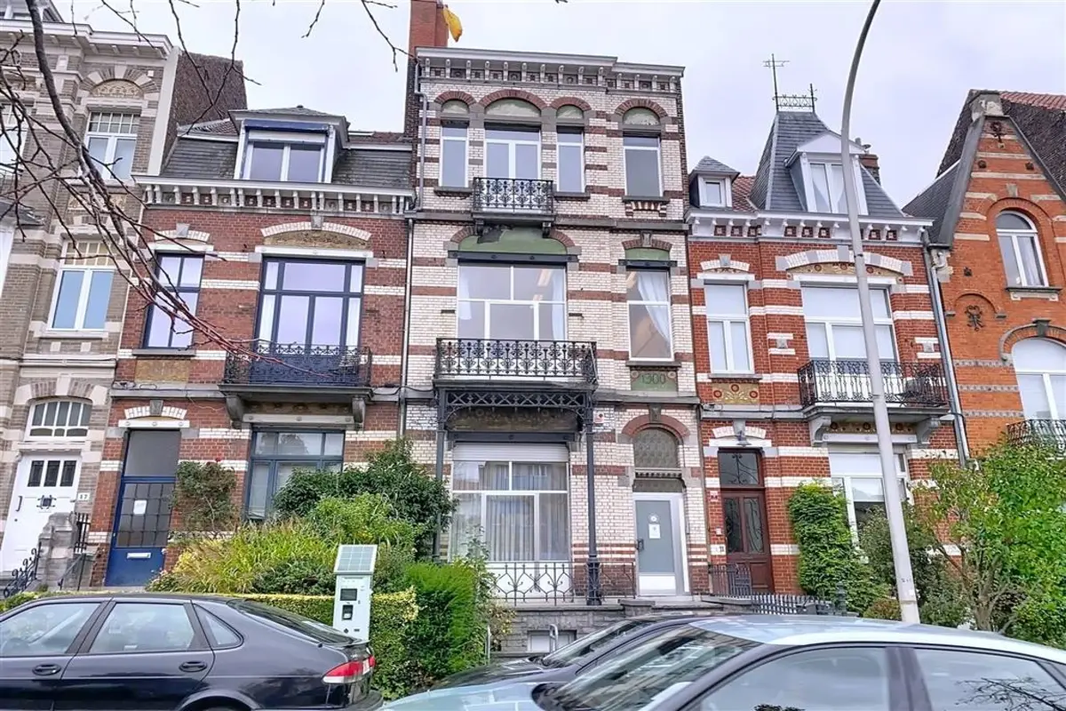 Villa te koop in Ukkel 1180 680000.00€ 6 slaapkamers 350.00m² - Zoekertje 606220