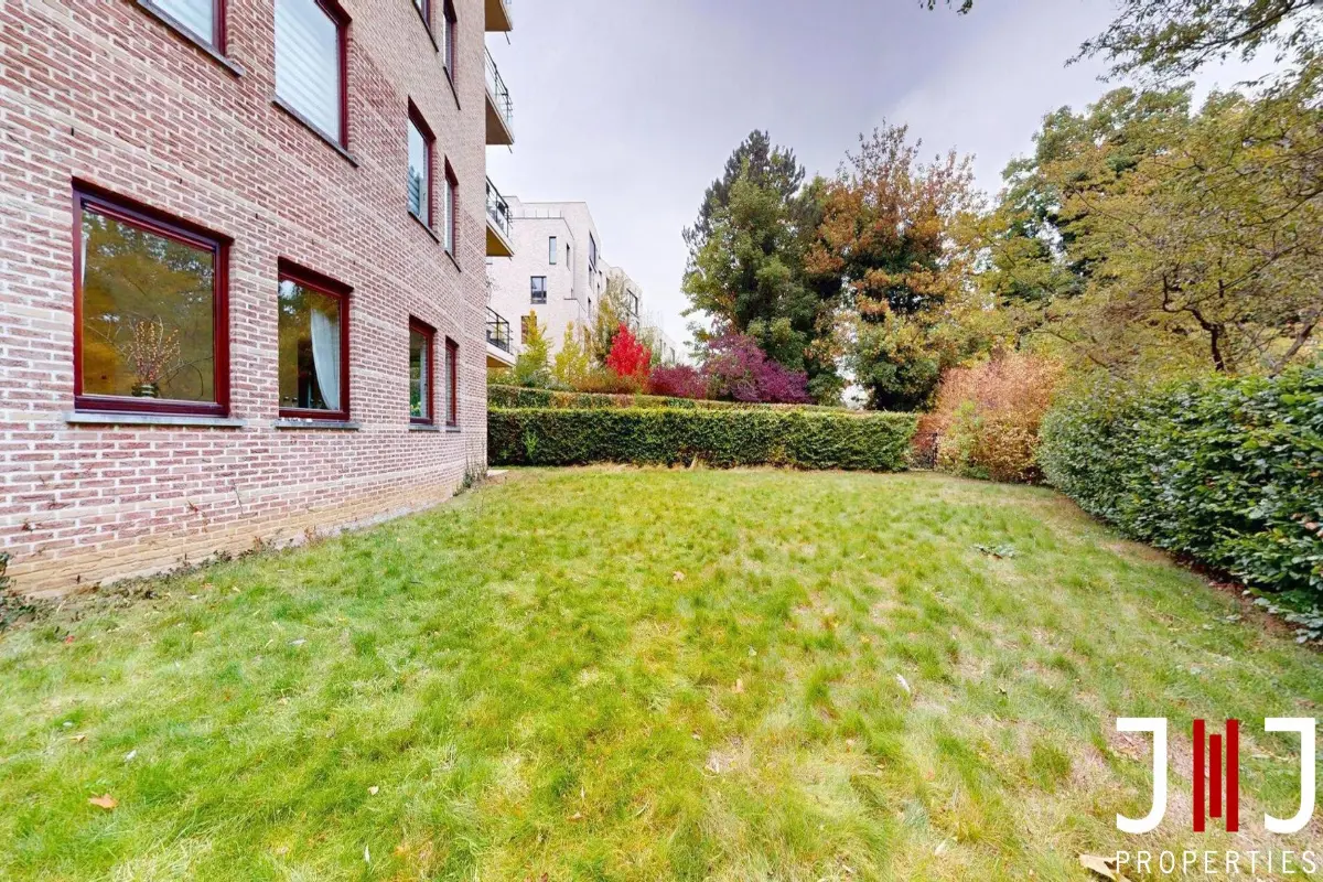 Appartement à à Woluwe-Saint-Lambert 1200 2100.00€ 3 chambres 145.00m² - annonce 607227