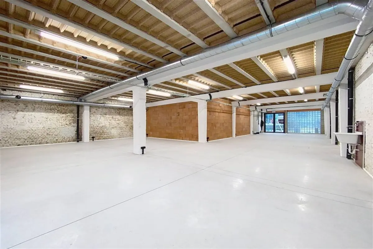 Handelszaak te  in Vorst 1190 1950.00€  slaapkamers 170.00m² - Zoekertje 606620