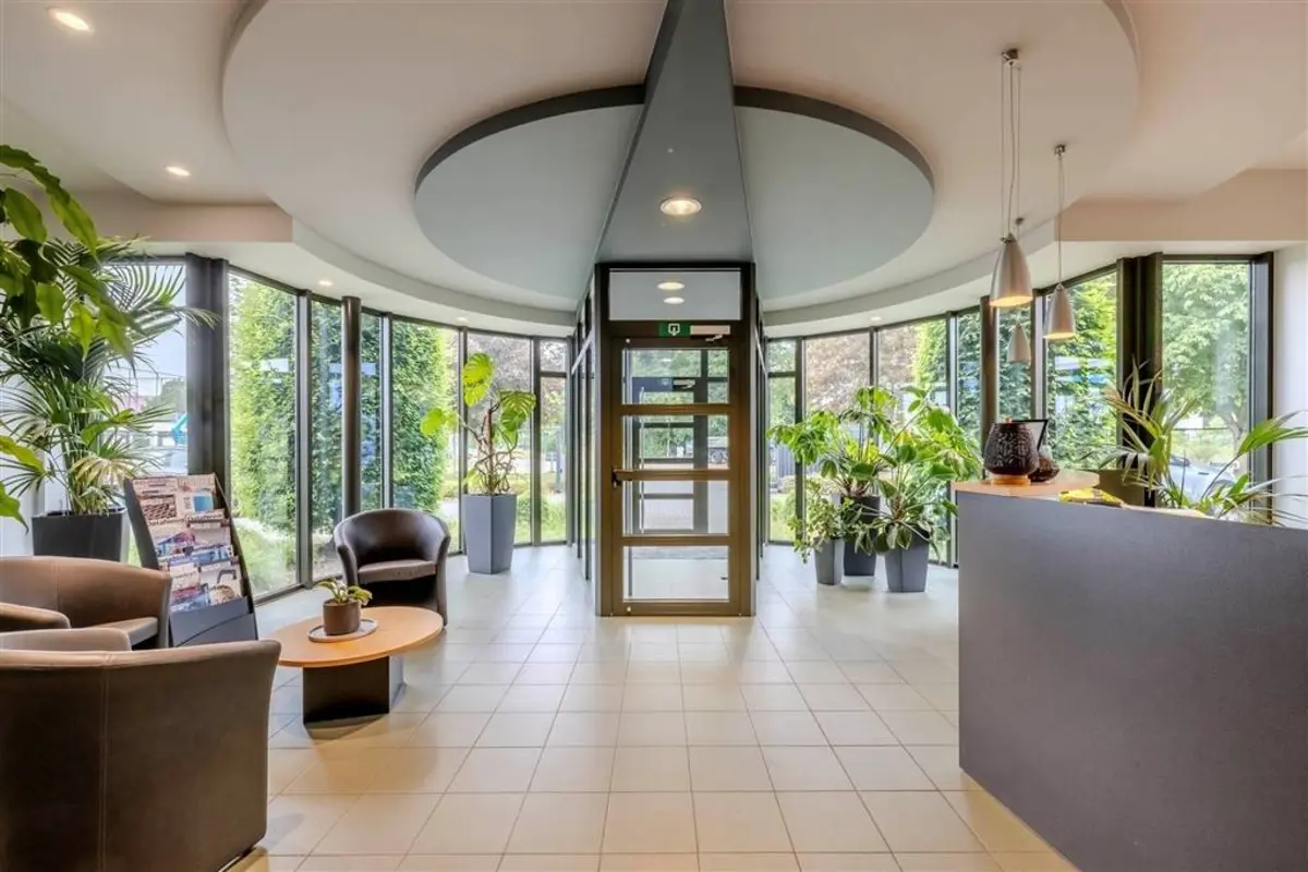 Handelszaak te huur in Olen 2250 9800.00€ 3 slaapkamers 1891.00m² - Zoekertje 608066