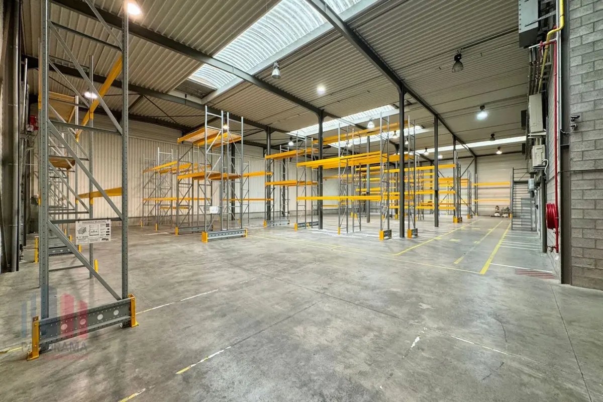 Handelszaak te huur in Asse 1730 11000.00€ slaapkamers 1990.00m² - Zoekertje 607995