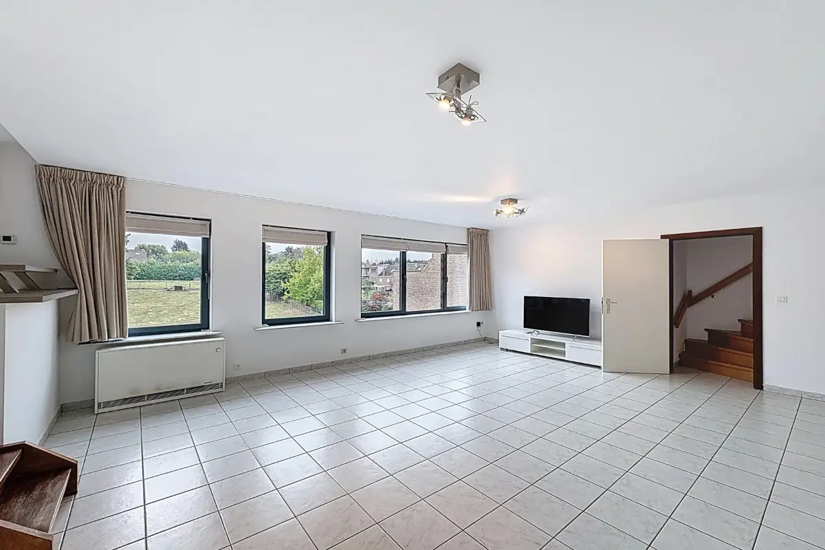 Duplex te  huur in Wezembeek-Oppem 1970 1950.00€ 4 slaapkamers 167.00m² - Zoekertje 609919