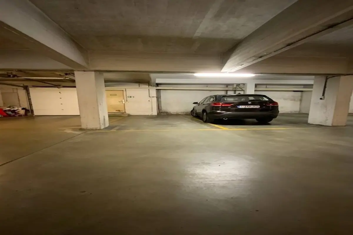 Parking / garage à louer à Ixelles 1050 100.00€  chambres m² - annonce 609987