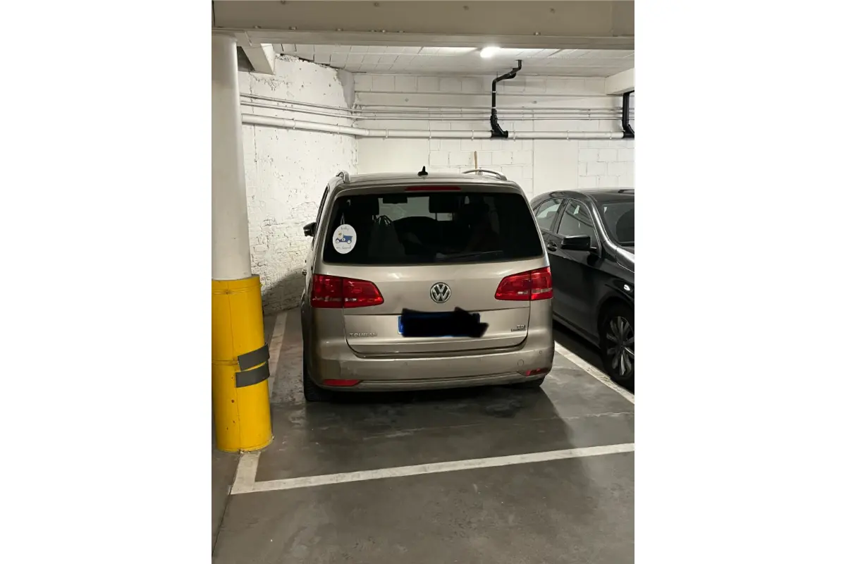 Parking te  huur in Brussel 1000 135.00€  slaapkamers m² - Zoekertje 610042