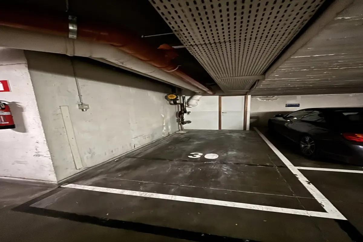 Parking / garage à louer à Ixelles 1050 120.00€  chambres m² - annonce 609429
