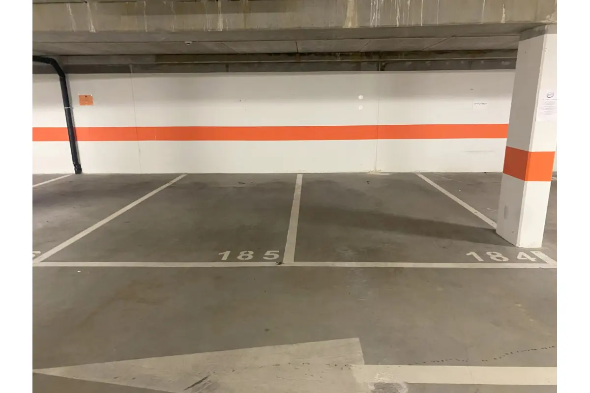 Parking te  koop in Elsene 1050 36300.00€  slaapkamers m² - Zoekertje 610596