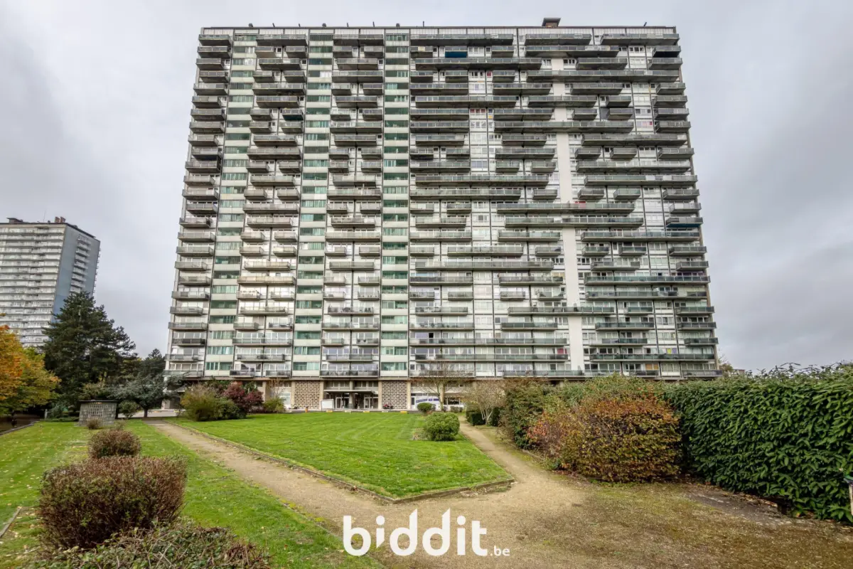 Parking te  koop in Sint-Jans-Molenbeek 1080 14000.00€  slaapkamers m² - Zoekertje 610713