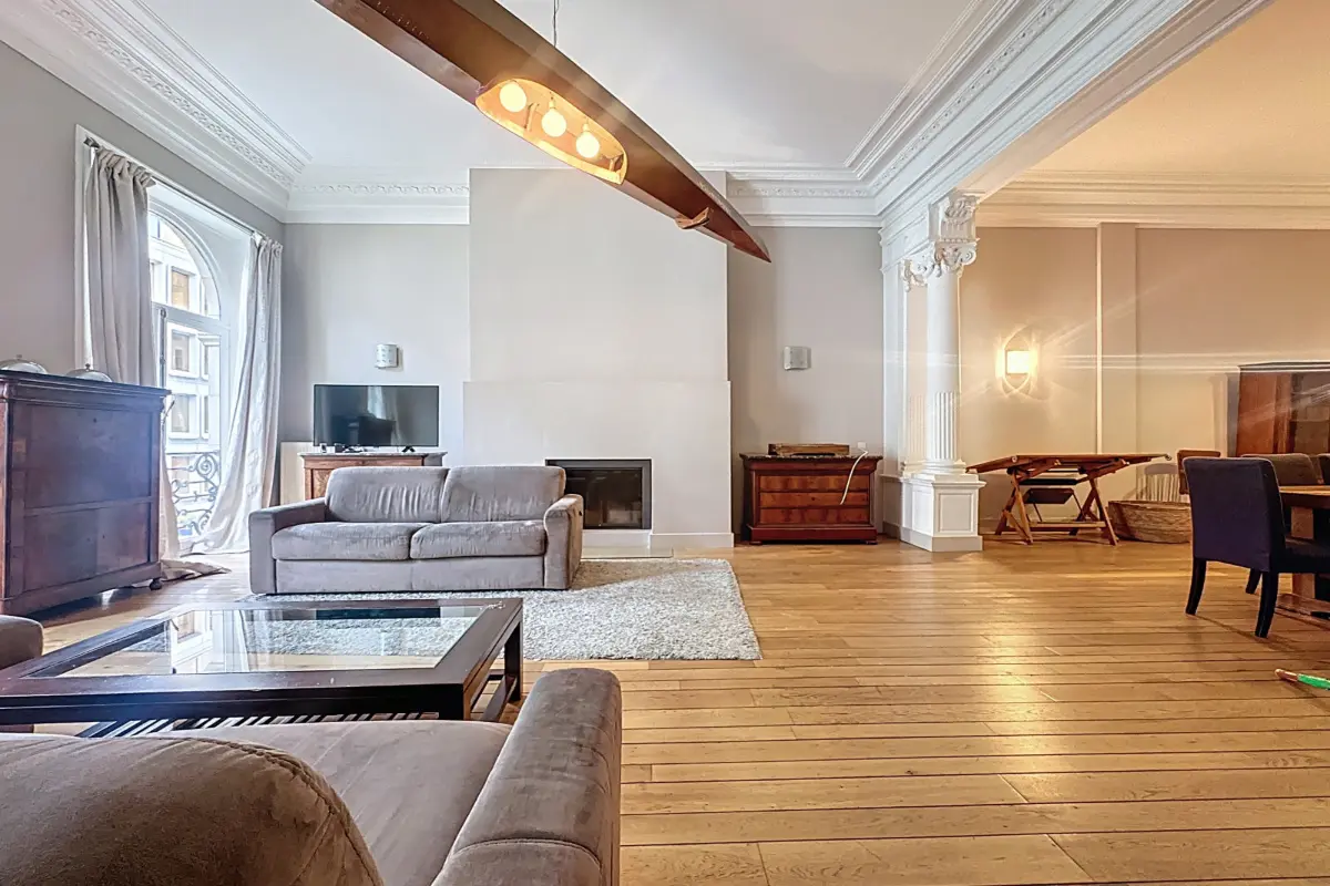 Appartement te  in Brussel 1000 2800.00€ 3 slaapkamers 170.00m² - Zoekertje 610335