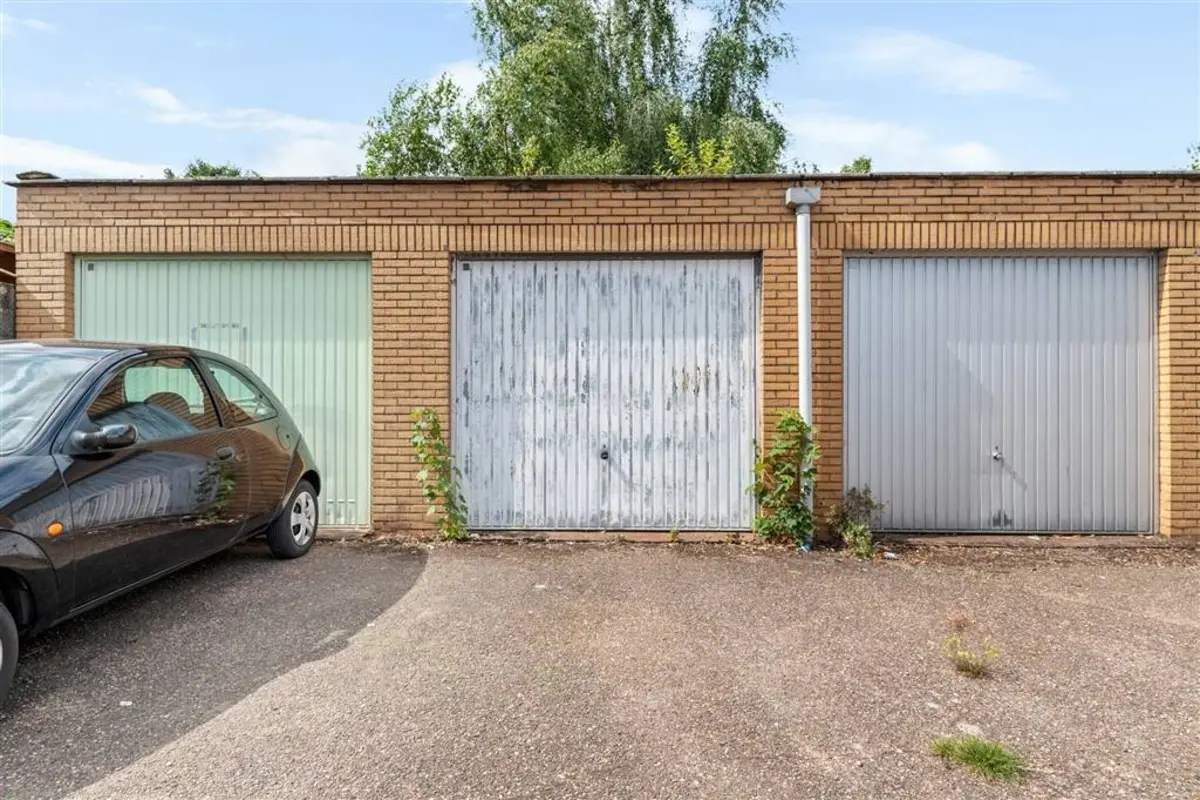 Parking & garage te  koop in Ekeren 2180 25000.00€  slaapkamers m² - Zoekertje 610591