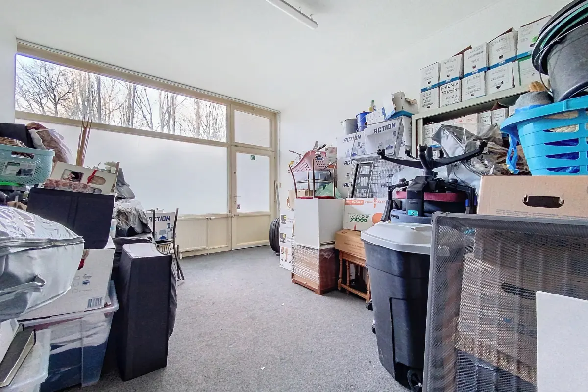 Handelszaak te  koop in Sint-Jans-Molenbeek 1080 83000.00€  slaapkamers 30.00m² - Zoekertje 611665