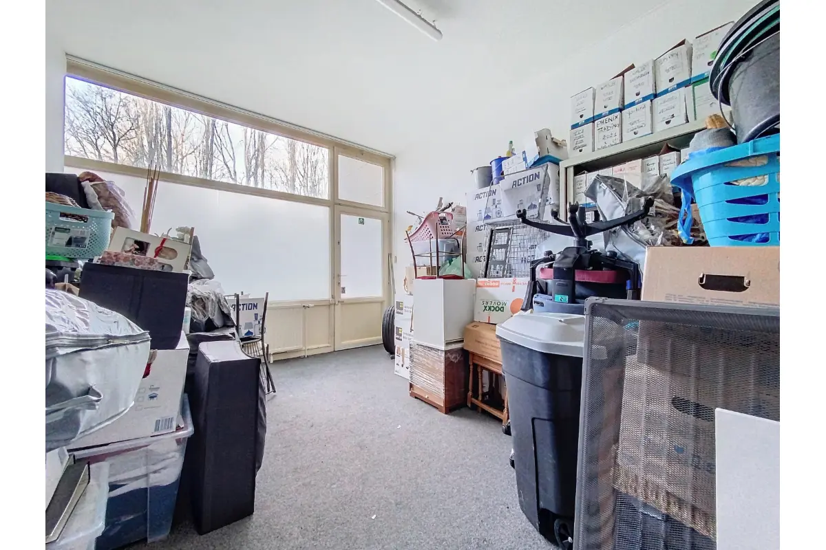 Handelszaak te  koop in Sint-Jans-Molenbeek 1080 83000.00€  slaapkamers 30.00m² - Zoekertje 611665