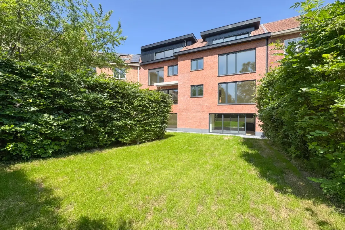 Rez-de-chaussée à louer à Uccle 1180 2750.00€ 3 chambres 153.00m² - annonce 611216