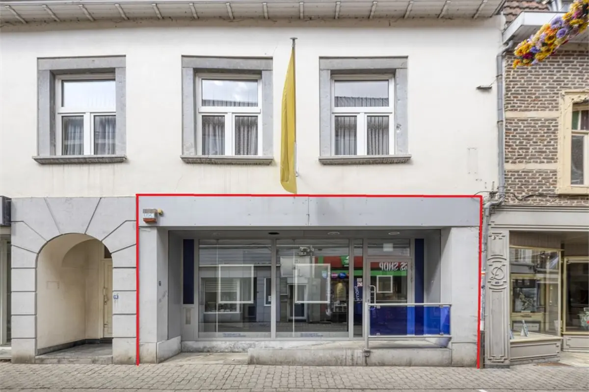 Commerce à vendre à Tongres 3700 180000.00€  chambres m² - annonce 611093