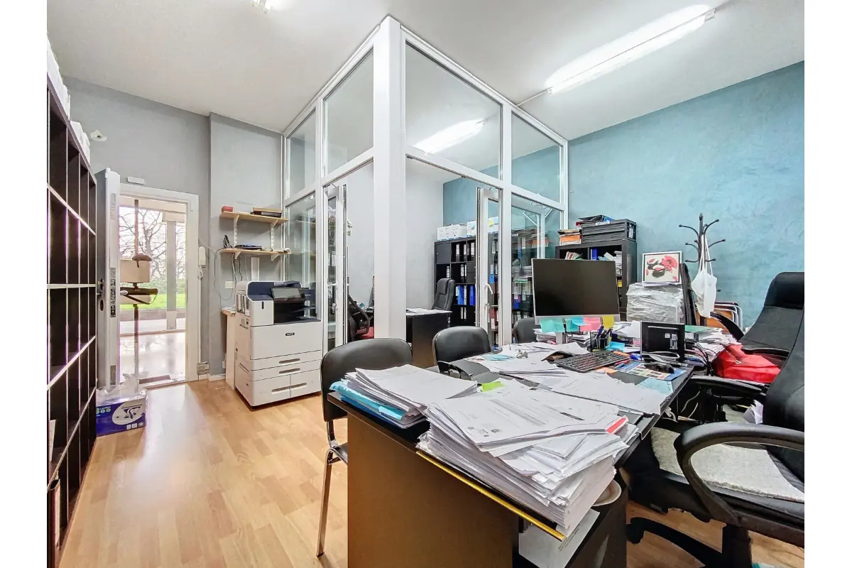 Handelszaak te  koop in Sint-Jans-Molenbeek 1080 83000.00€  slaapkamers 30.00m² - Zoekertje 611664