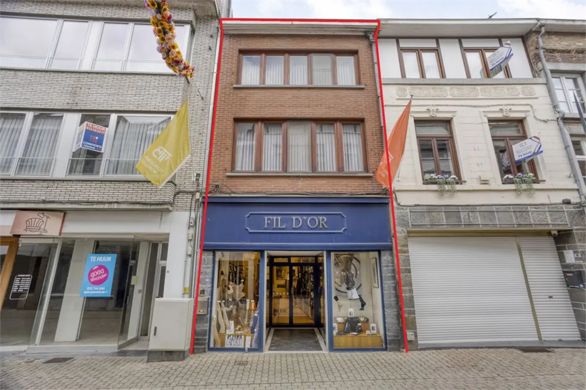 Commerce à vendre à Tongres 3700 275000.00€ 3 chambres 124.00m² - annonce 611097