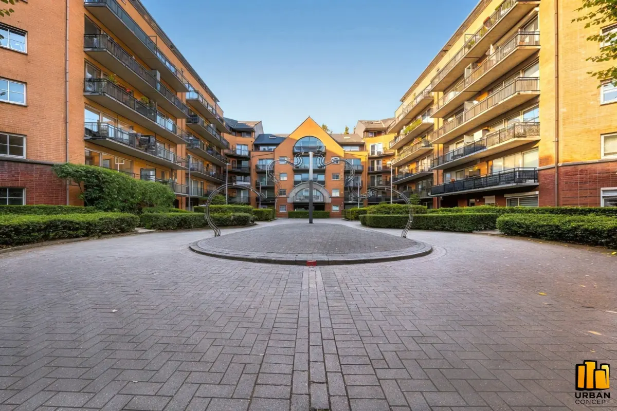 Appartement te  koop in Sint-Jans-Molenbeek 1080 275000.00€ 2 slaapkamers 113.00m² - Zoekertje 612391