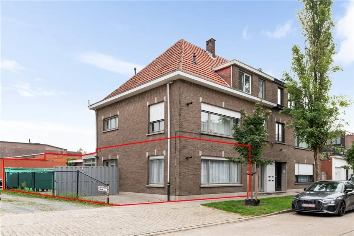 Immeuble de rapport - Immeuble à appartement à vendre à Brasschaat 2930 599000.00€  chambres m² - annonce 612496