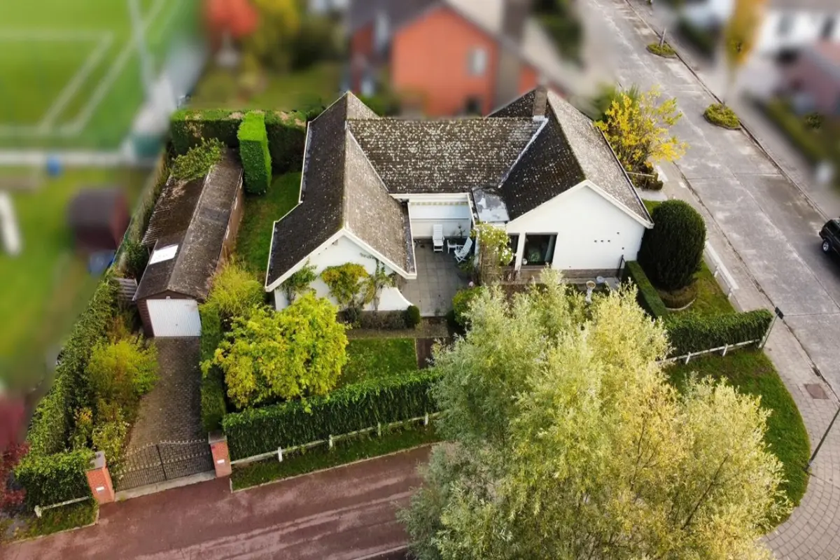 Bungalow à vendre à Sint-Andries 8200 430000.00€ 4 chambres 154.00m² - annonce 612827