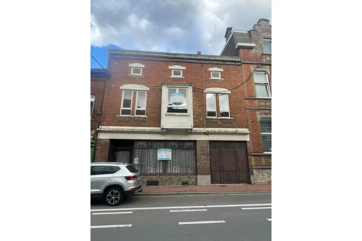 Huis te  in Bouffioulx 6200 149000.00€ 4 slaapkamers 231.00m² - Zoekertje 613145