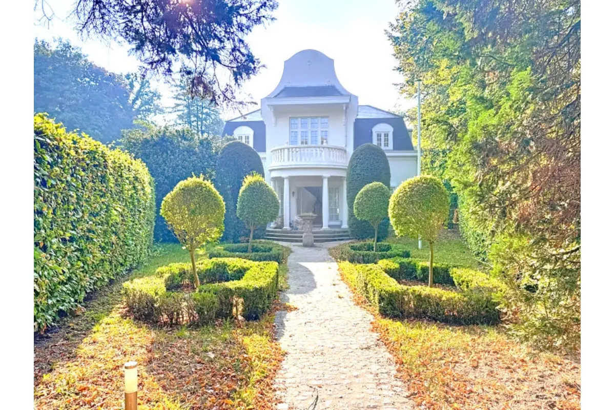 Maison à louer à Uccle 1180 4250.00€ 4 chambres 364.00m² - annonce 613758