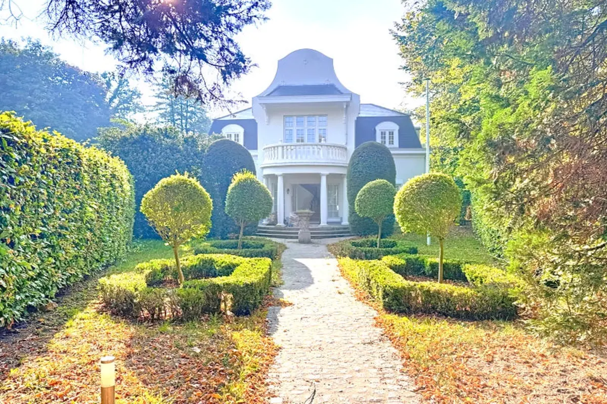Villa à louer à Uccle 1180 4250.00€ 4 chambres 364.00m² - annonce 613758