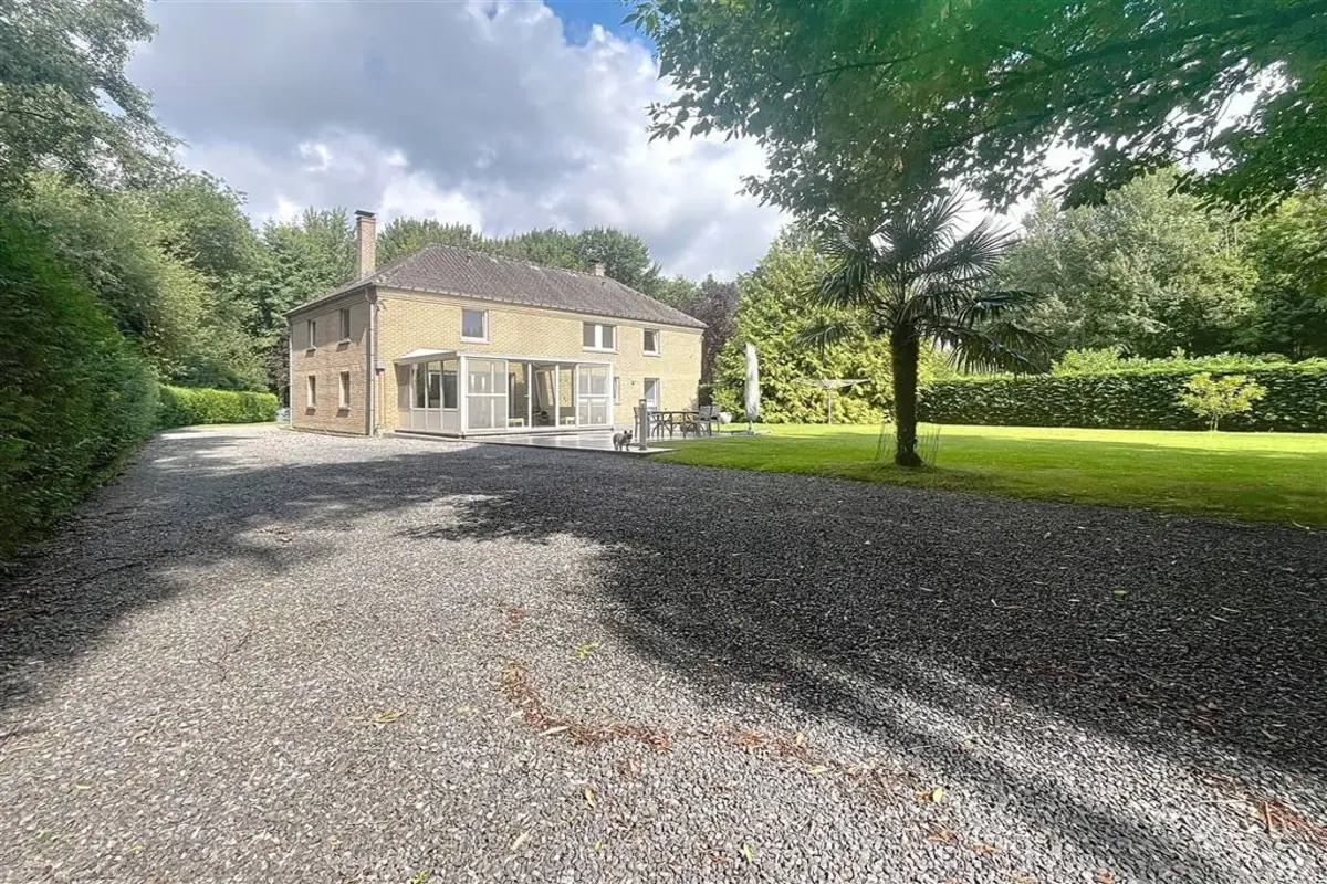 Villa te  in Kampenhout 1910 1075000.00€ 5 slaapkamers 300.00m² - Zoekertje 614091