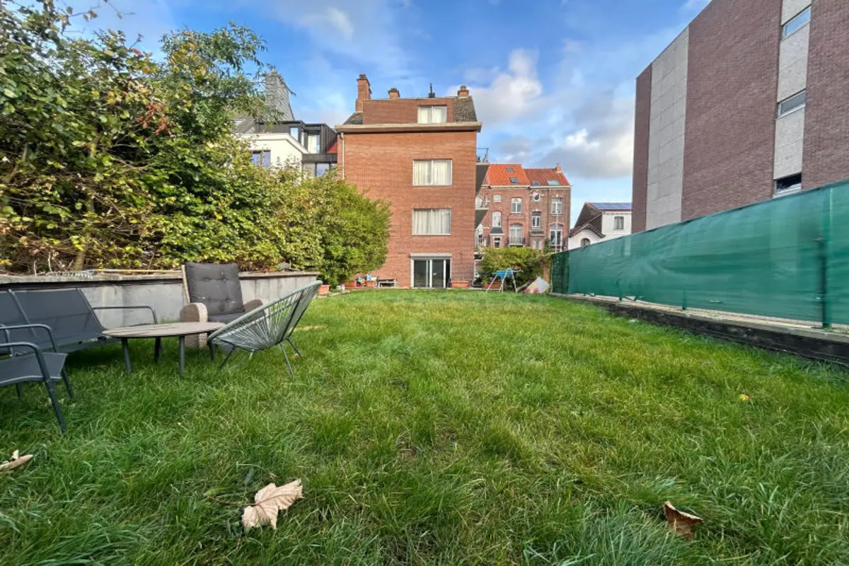 Rez-de-chaussée à  à Uccle 1180 220000.00€  chambres 50.00m² - annonce 613651