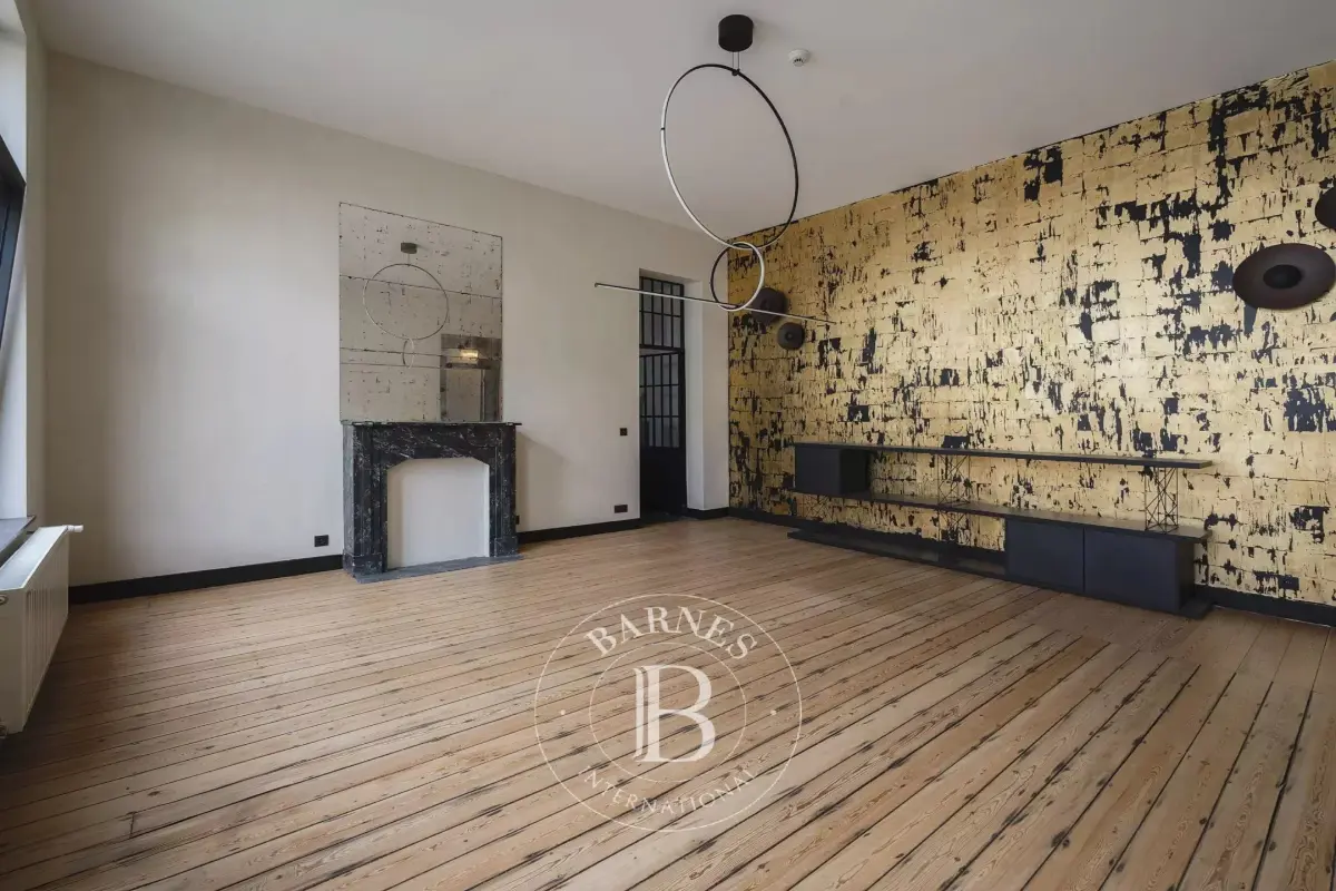 Handelszaak te  koop in Sint-Gillis 1060 390000.00€  slaapkamers 150.00m² - Zoekertje 613361