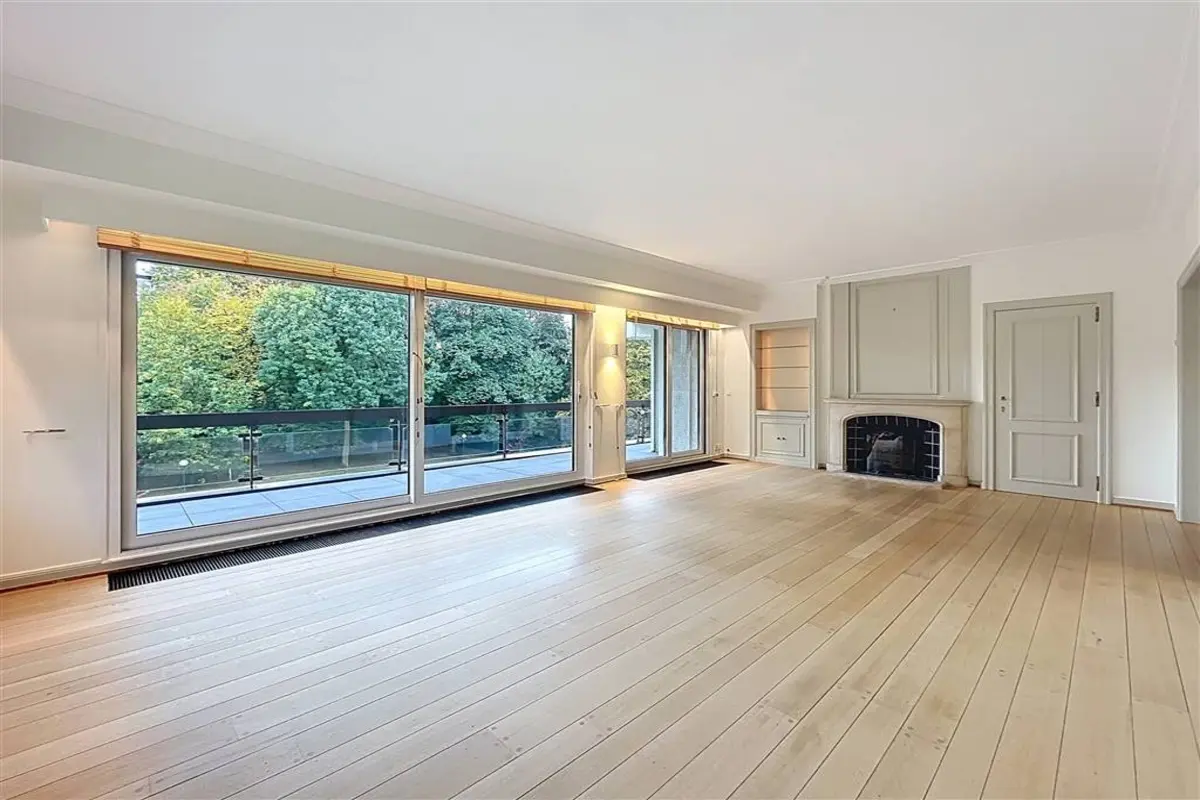 Appartement te  in Ukkel 1180 2100.00€ 3 slaapkamers 174.00m² - Zoekertje 614081