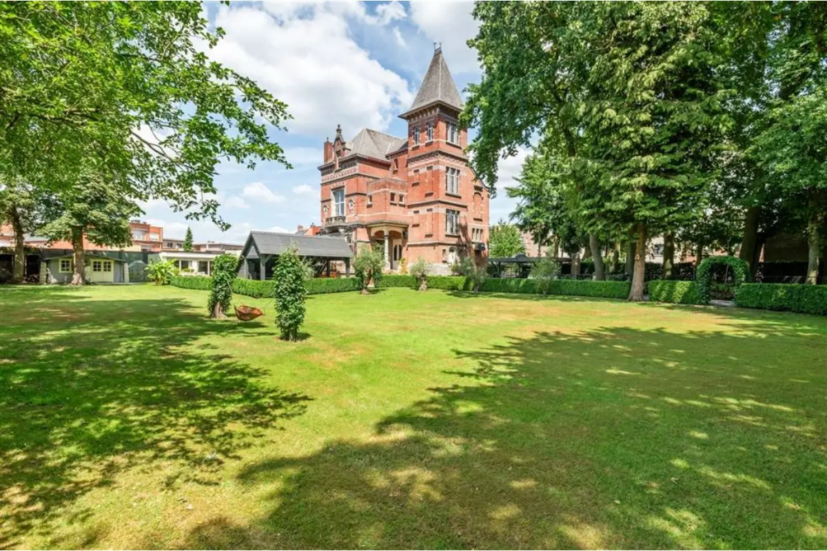 Château à vendre à Turnhout 2300 1850000.00€ 6 chambres 495.00m² - annonce 614449