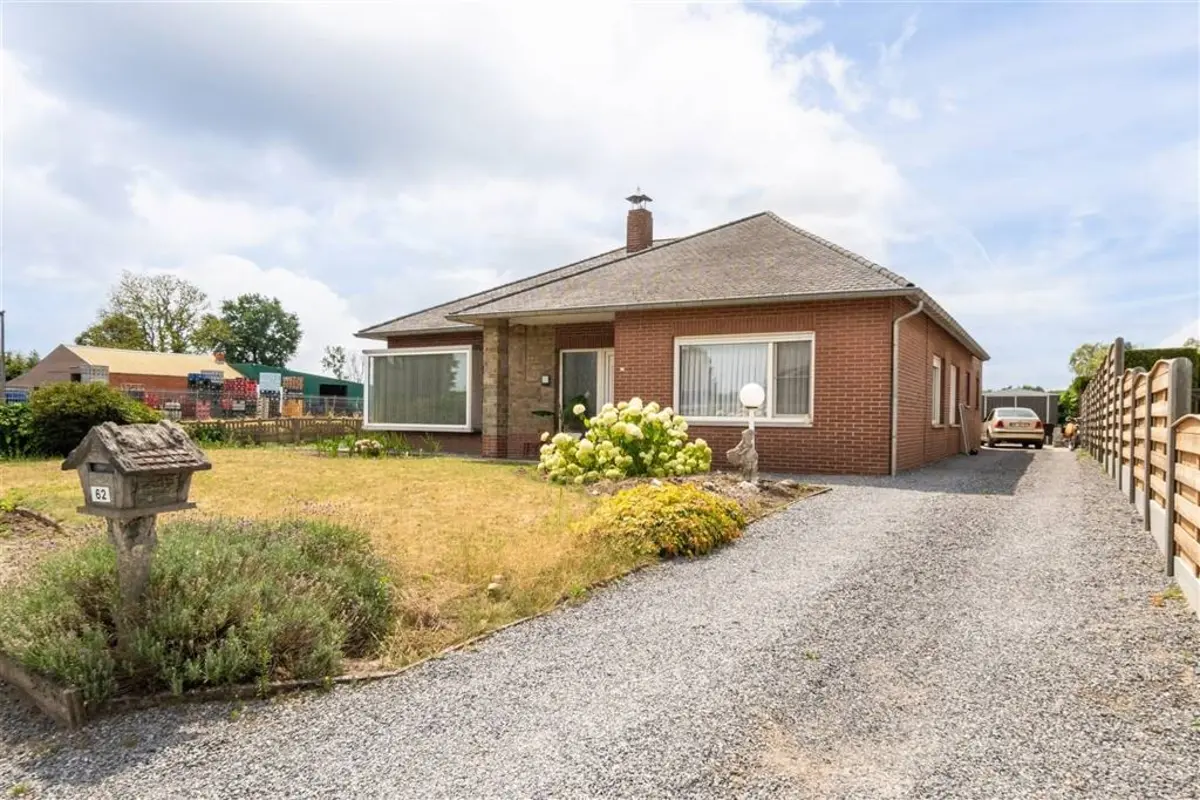 Bungalow à vendre à Hechtel 3940 349000.00€ 3 chambres 159.00m² - annonce 614486