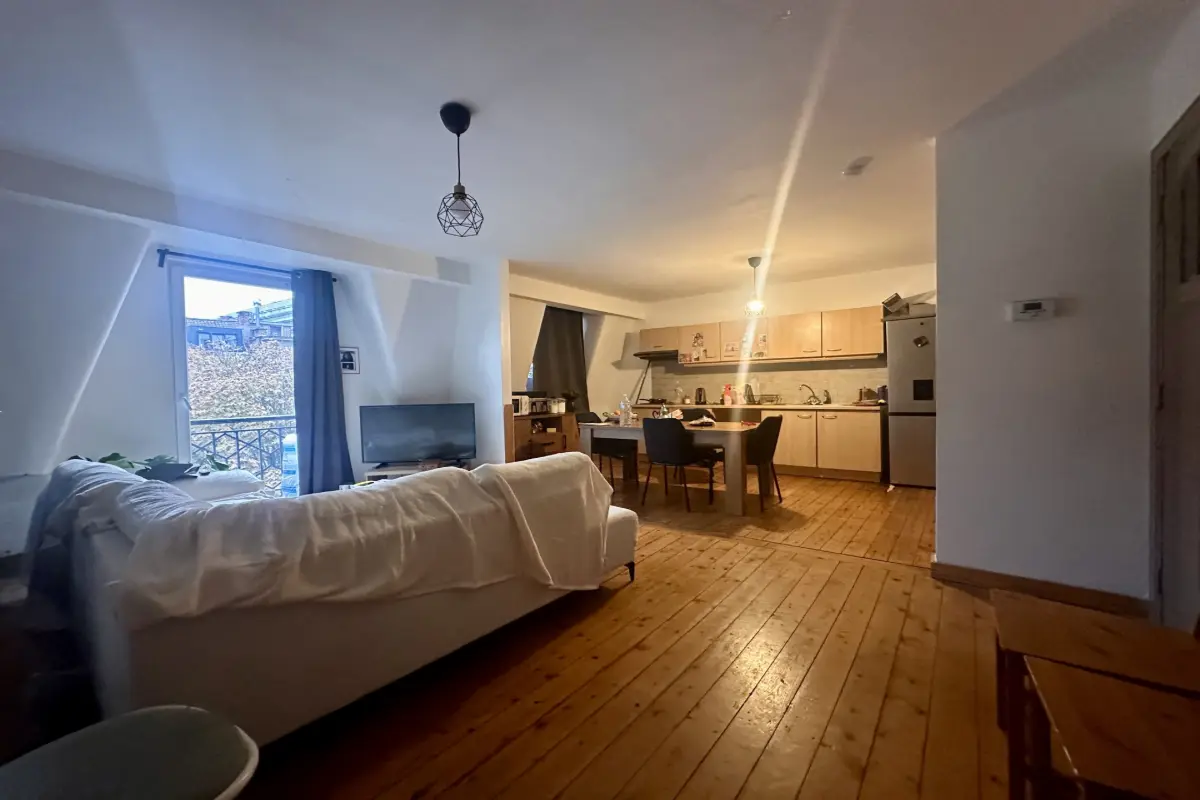 Appartement te  koop in Sint-Jans-Molenbeek 1080 250000.00€ 3 slaapkamers 134.00m² - Zoekertje 614407