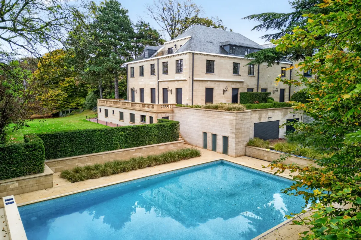 Maison à à Forest 1190 20000.00€ 7 chambres 1300.00m² - annonce 615575