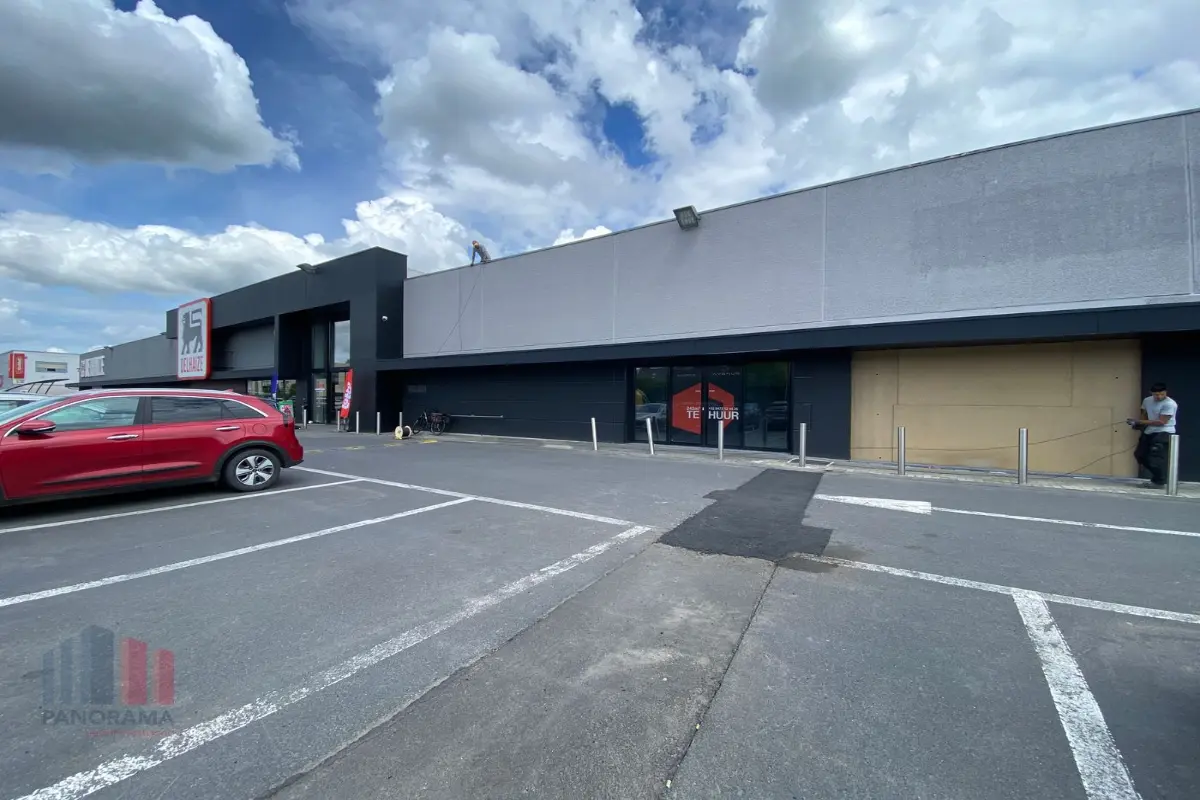 Commerce à louer à Oostkamp 8020 2900.00€  chambres 246.00m² - annonce 615151