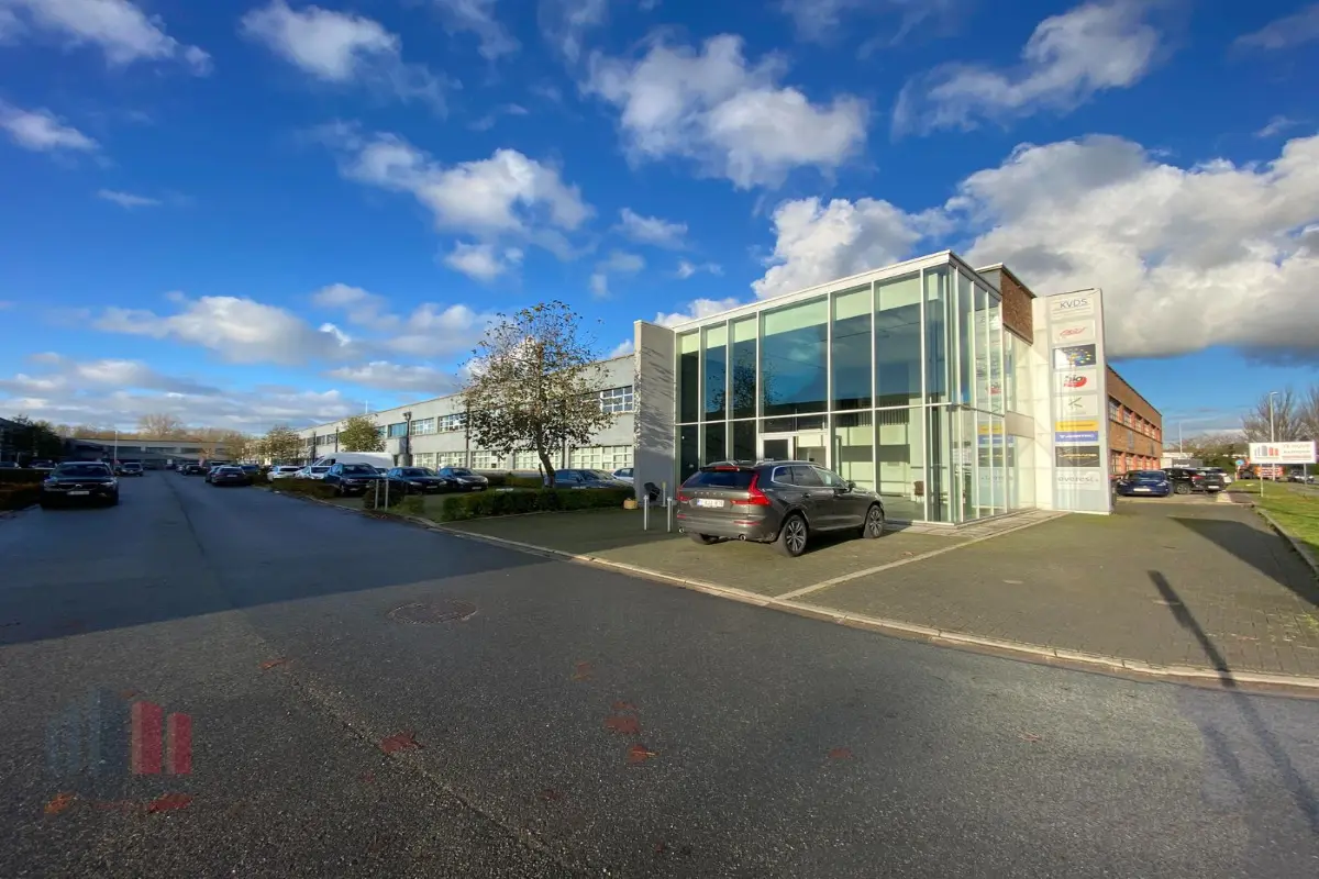 Commerce à louer à Bruges 8000 980.00€  chambres 79.00m² - annonce 615148