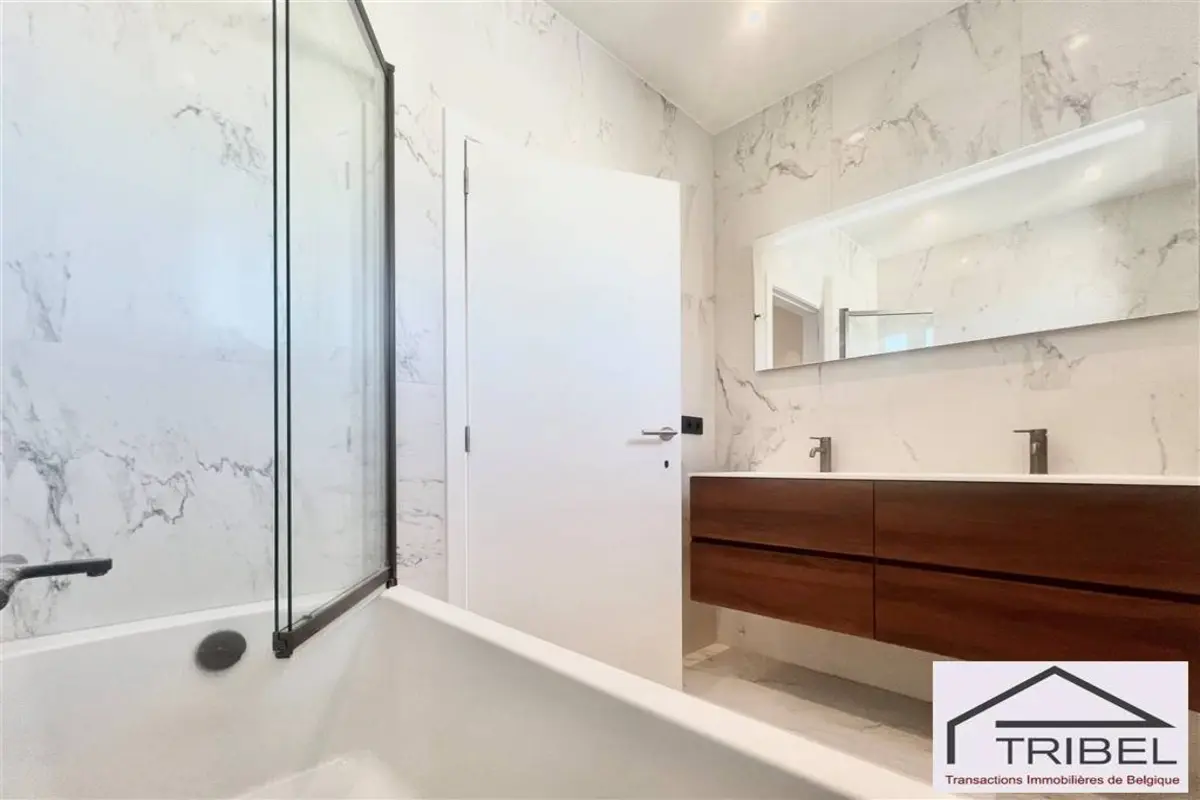 Appartement te  in Vorst 1190 375000.00€ 1 slaapkamers 91.00m² - Zoekertje 615703