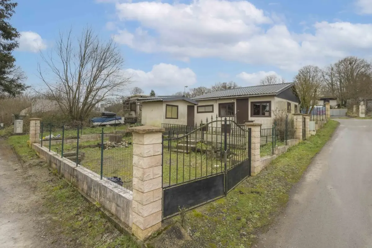 Bungalow à vendre à Hastière-Lavaux 5540 39000.00€ 2 chambres 50.00m² - annonce 616513