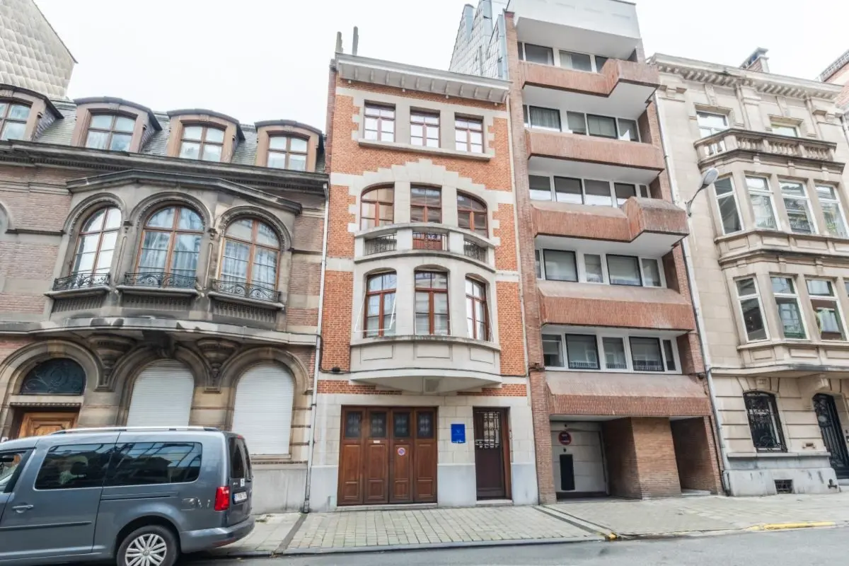Handelszaak te  koop in Elsene 1050 1350000.00€ 0 slaapkamers m² - Zoekertje 616479