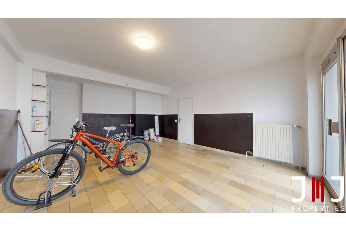 Commerce à  à Kraainem 1950 800.00€  chambres 31.00m² - annonce 616361