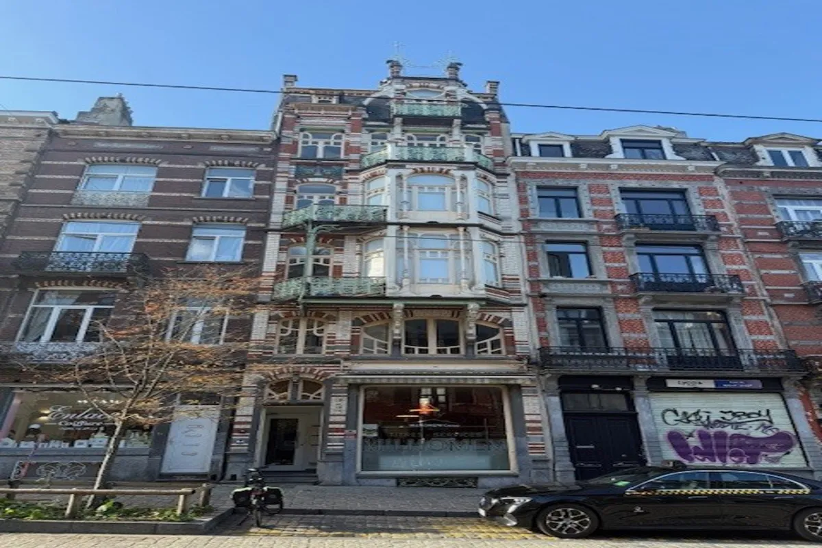 Huis te  koop in Sint-Gillis 1060 1550000.00€ 5 slaapkamers 350.00m² - Zoekertje 616501